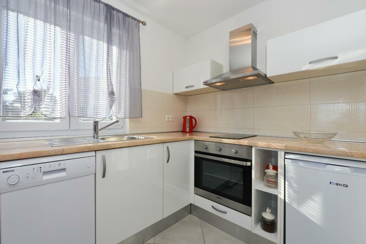 Apartments L&M Vir Bagian luar foto